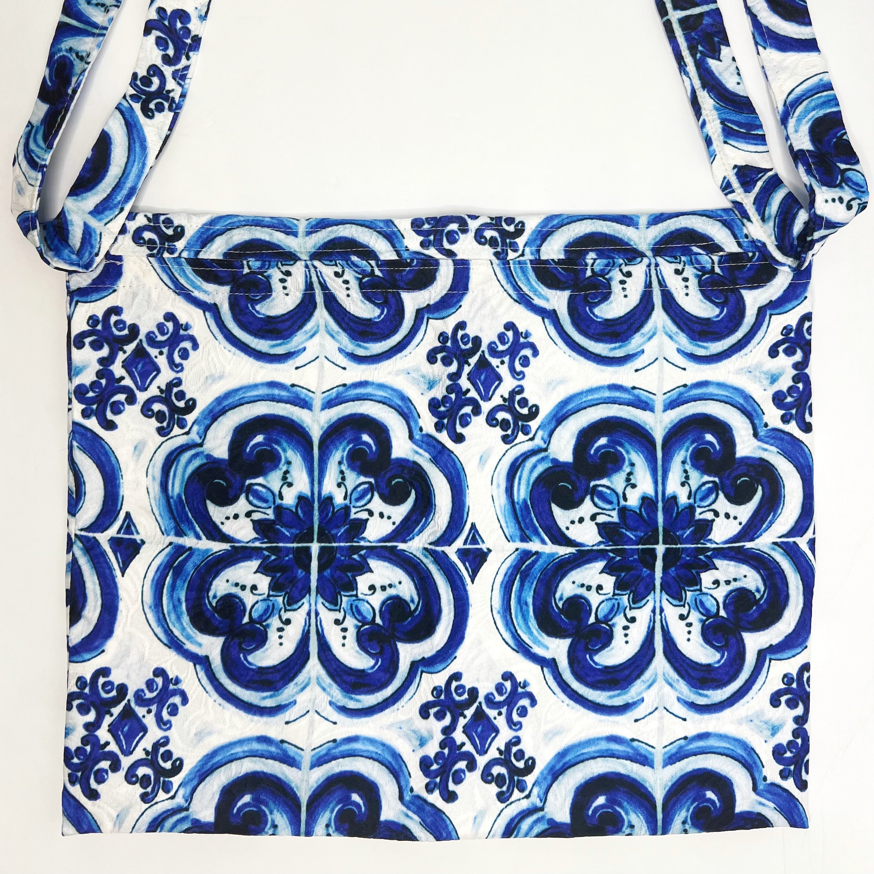 Lilliana Blue Maiolica Print Pochette